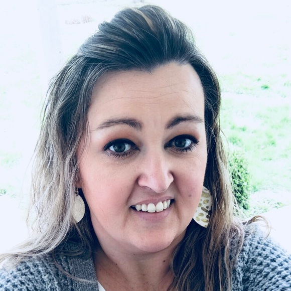 Meet your Posher, Cindy - Picture 1 of 1